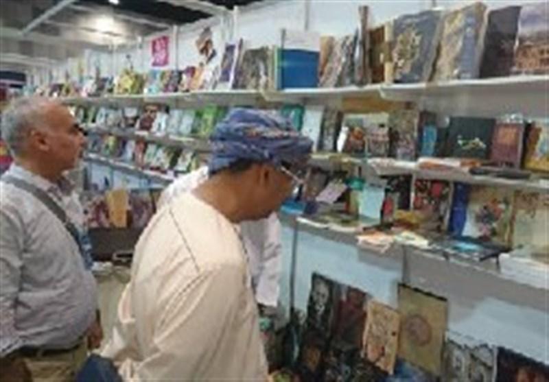 بازدید وزیر اعلام عمان از غرفه های ایران در نمایشگاه کتاب مسقط