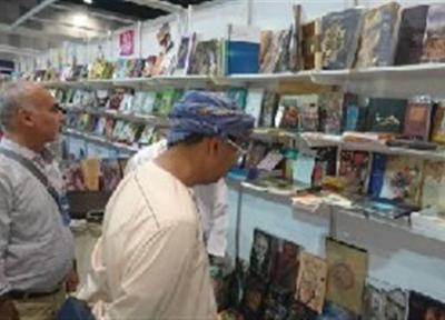 بازدید وزیر اعلام عمان از غرفه های ایران در نمایشگاه کتاب مسقط