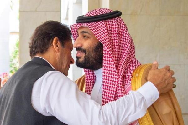 فشار عربستان موجب لغو سفر عمران خان به مالزی شد فشار عربستان موجب لغو سفر عمران خان به مالزی شد
