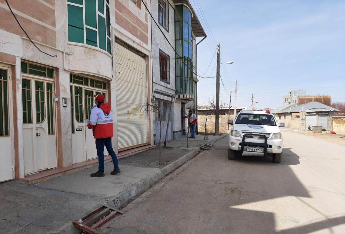 خبرنگاران هلال احمر اردبیل بیش از هفت هزار بسته بهداشتی و حمایتی توزیع کرد