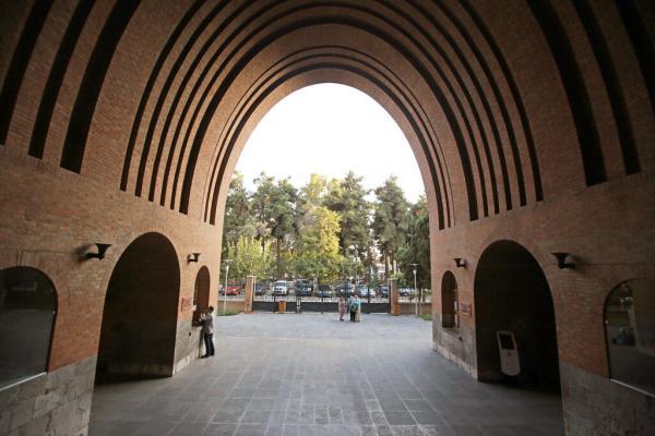ساختمان موزه ایران باستان با الهام از معماری طاق کسری ساخته شد