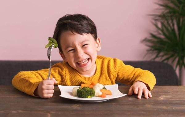 راه هایی برای گنجاندن سبزیجات در رژیم غذایی بچه ها راه هایی برای گنجاندن سبزیجات در رژیم غذایی بچه ها