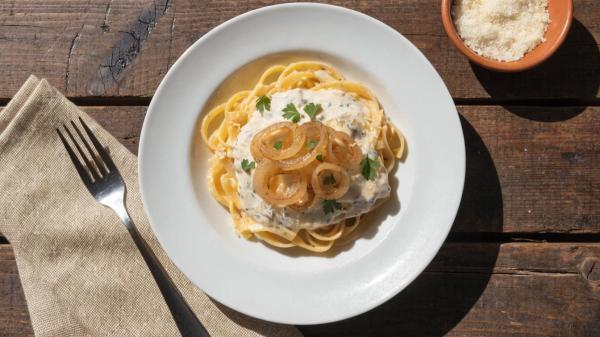 طرز تهیه پاستا با ماست و پیاز کاراملی خوشمزه